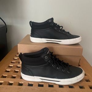 Sperry Pier Wave High top Sneakers Size 9